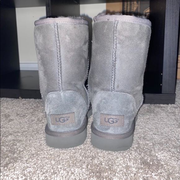 Ugg Australia Boots Look Like New - Picture 2 of 3